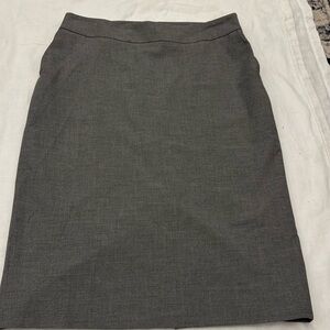 Old Navy midi skirt. Size 4. Excelllent condition.